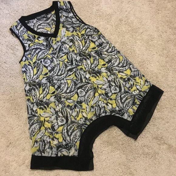 Flowy Floral Yellow, Black and White Handkerchief Hem V-Neck Top - Picture 12 of 15